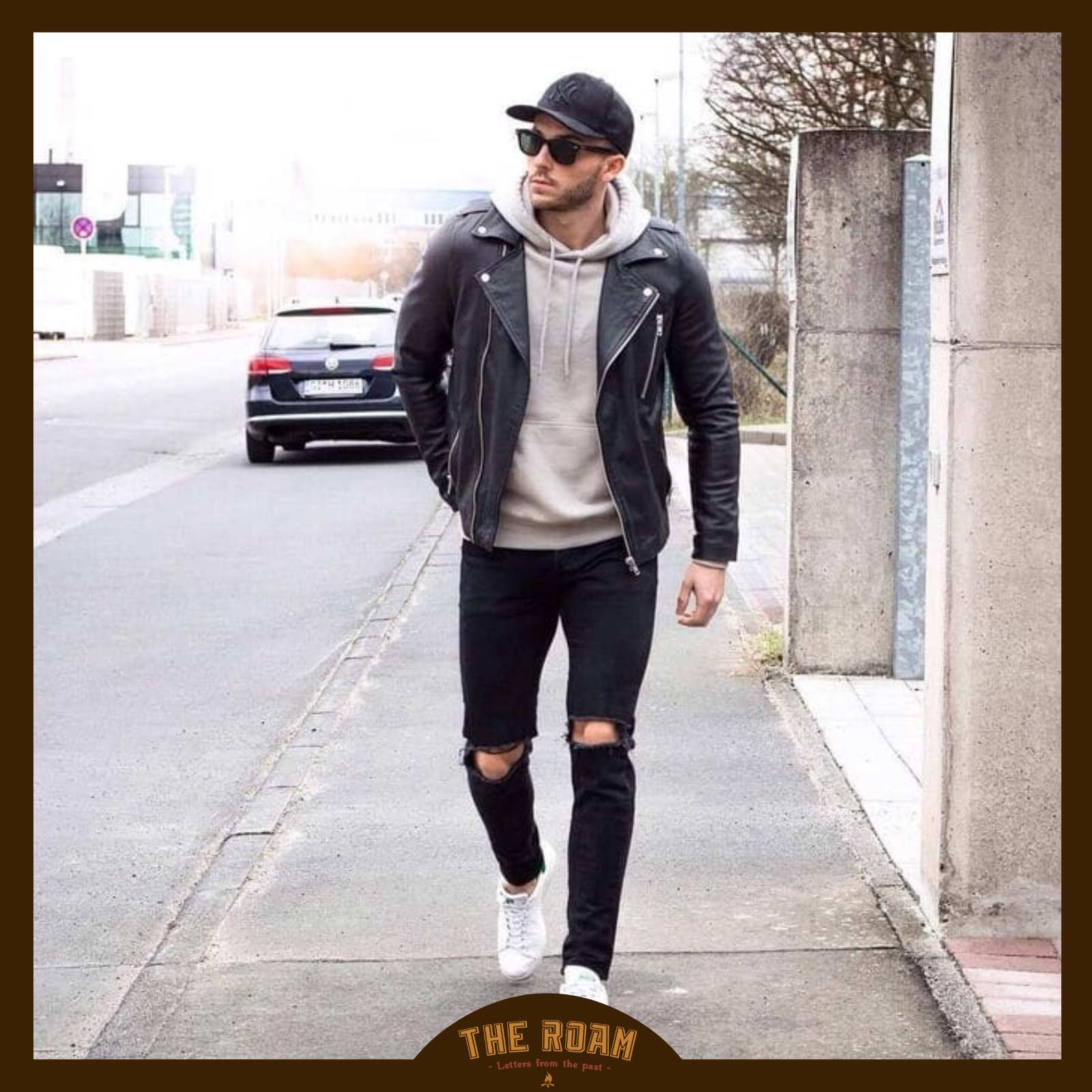 Phối áo hoodie cùng áo khoác da và quần jean