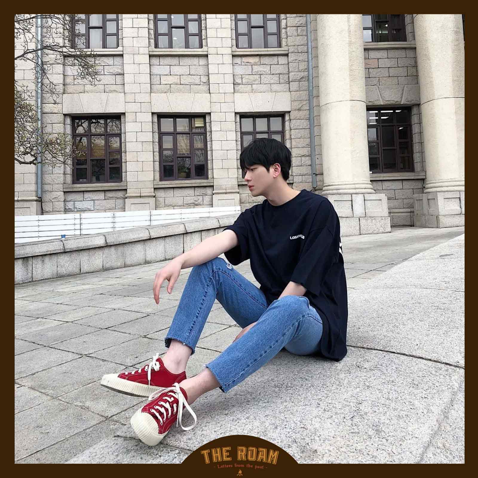 Kết hợp quần jeans ống ôm nam với áo thun